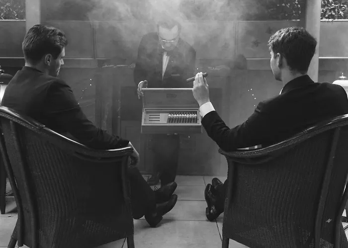 Finest Luxury Hotels in London's Opulent Neighborhoods