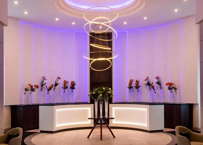 Top Hotels Near Edinburgh Playhouse